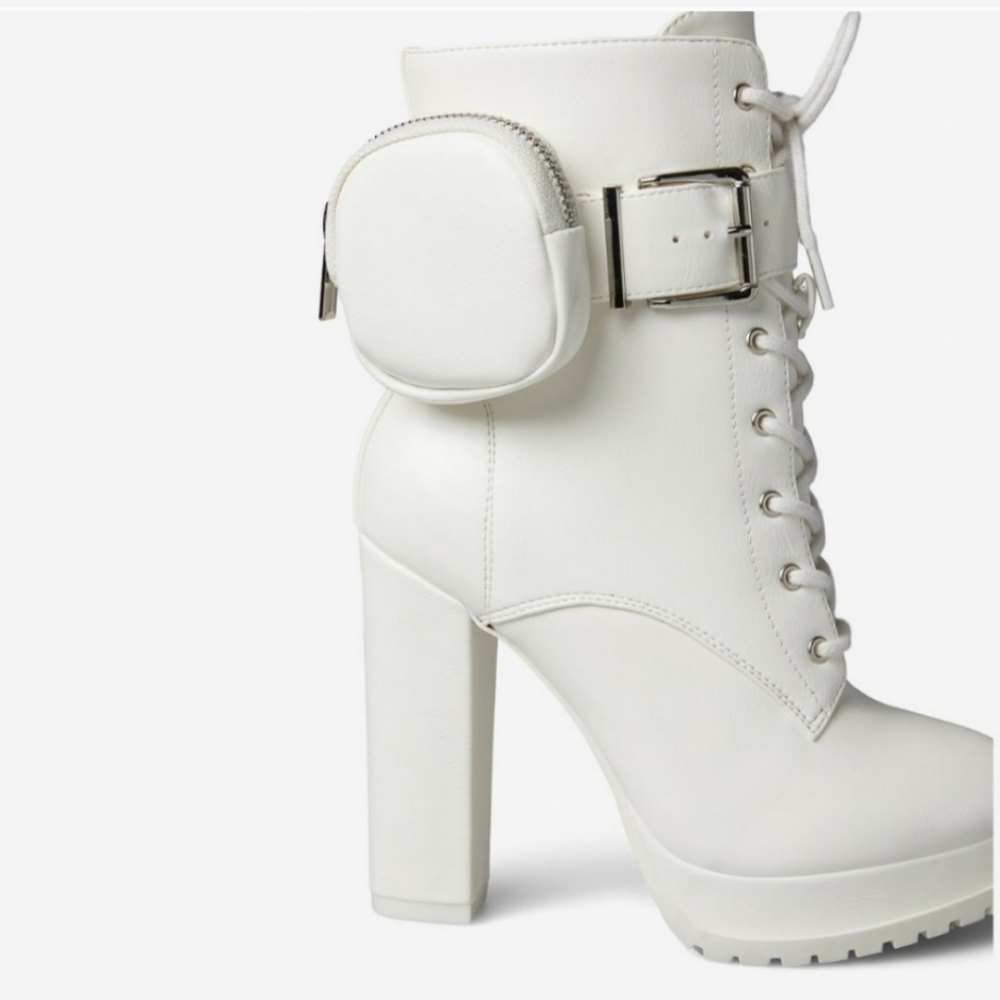 Women's White Boots, Lace up, lug soles with pouch. Shoe Dazzle. Size 7.5. - Picture 4 of 14